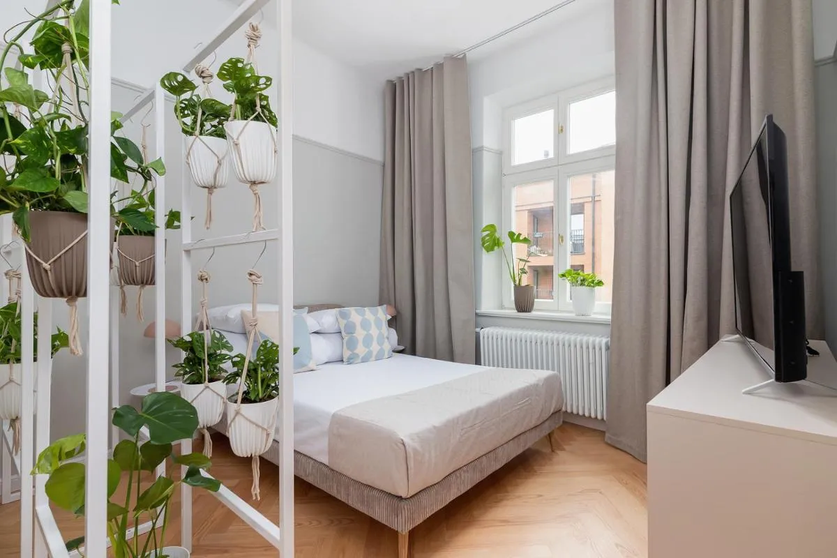 Image 1 of 2 – bedroom Apartment with balcony – Rejtana 10