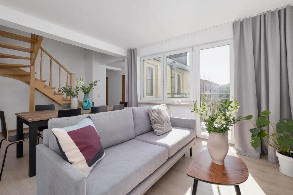 Image of 4 bedroom apartment with a balcony – Prochowa 1