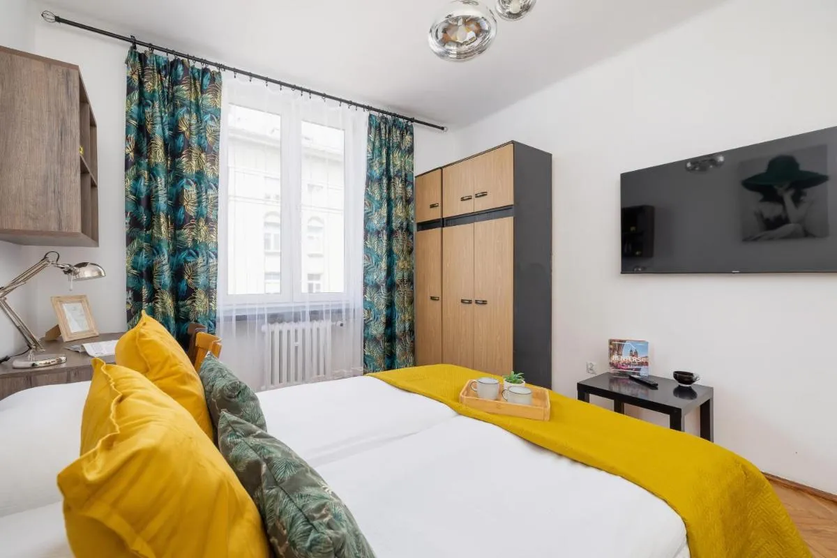 Image 2 of Apartament Rodzinny z dwiema sypialniami blisko centrum Krakowa by Noclegi Renters