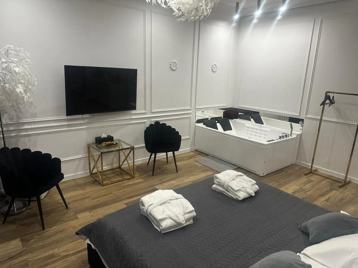Image 4 of Apartament Shine Prywatne Jacuzzi Starowiślna Kraków
