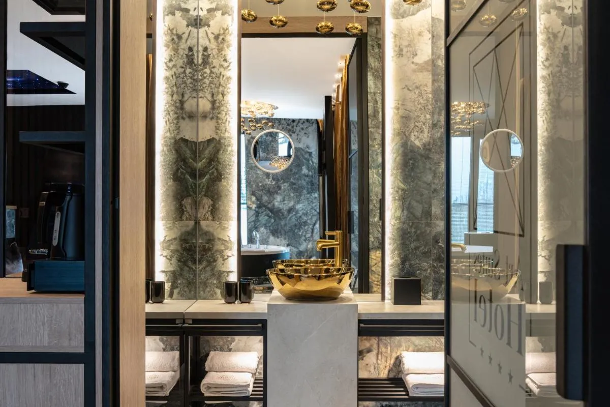 Image 2 of Art Suites Luxury Hotel