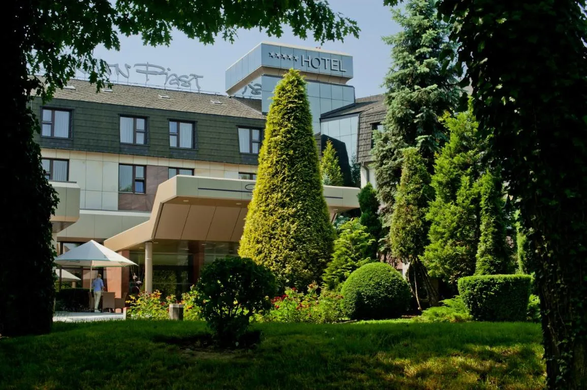 Image of Booking Hotel Crown Piast & Spa