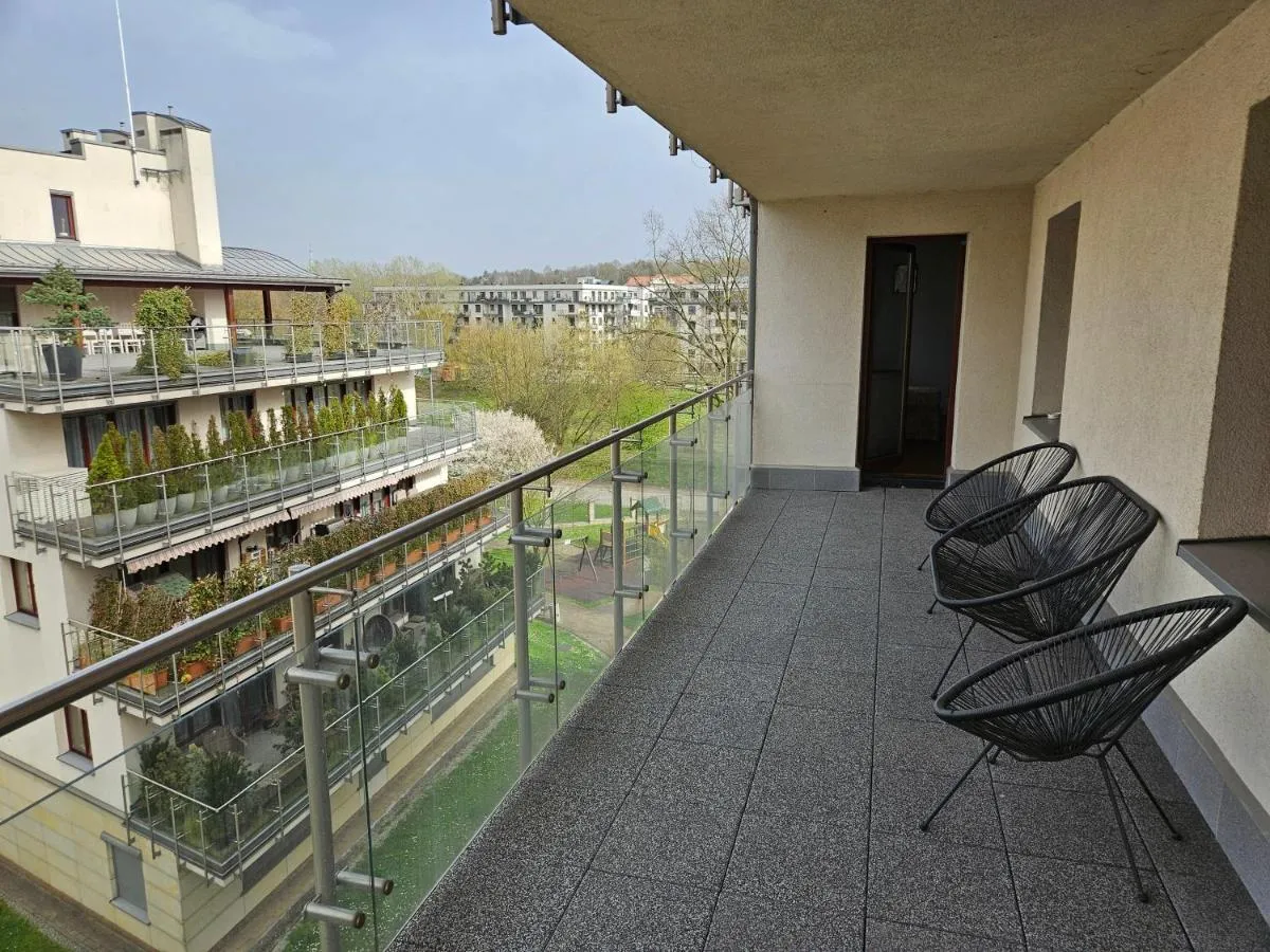 Image 2 of Bulwary Wiślane Kraków Apartament Ludwinowska przy Forum by Noclegi Renters