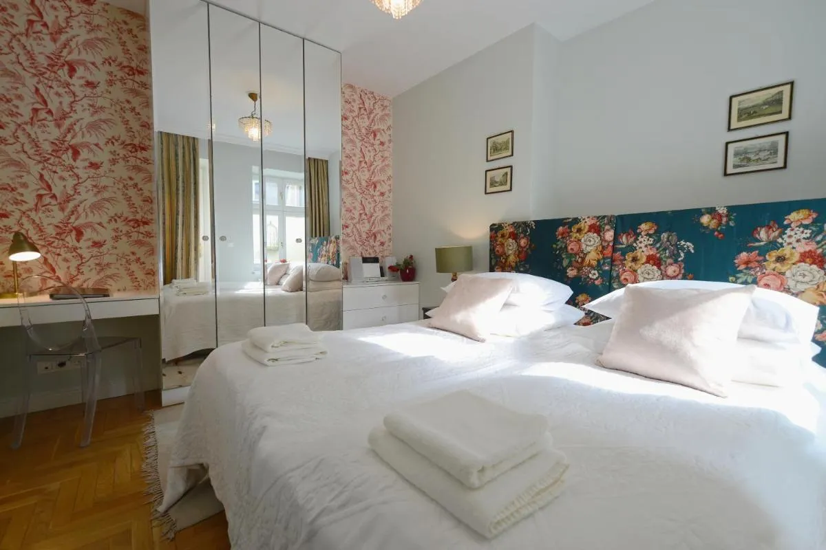 Image 6 of Crystal Suites Chez Helena