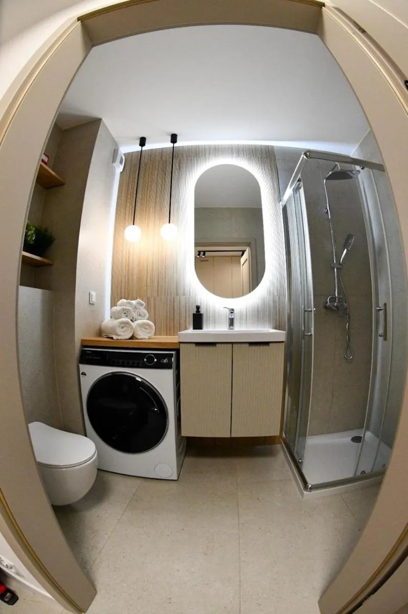 Image 3 of Elegant Two-Room Apartment, City Center, Balcony