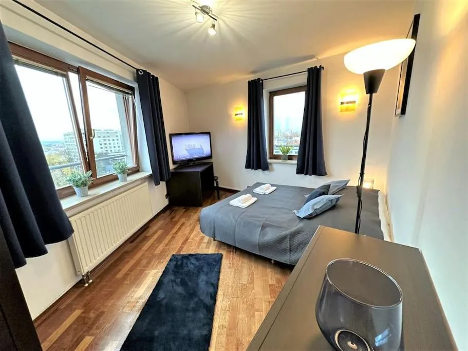 Image 3 of Exclusive PENTHOUSE near CityCenter 120m2 +NETFLIX