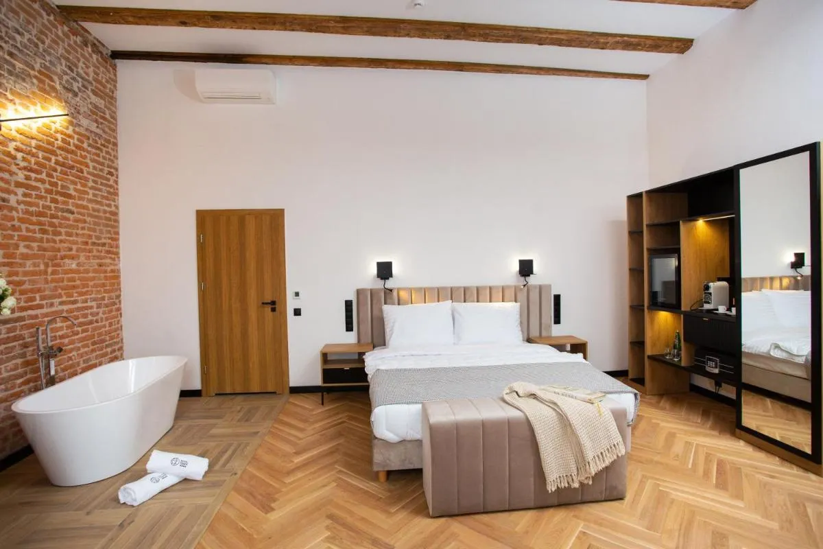 Image 3 of HOTEL TEATR