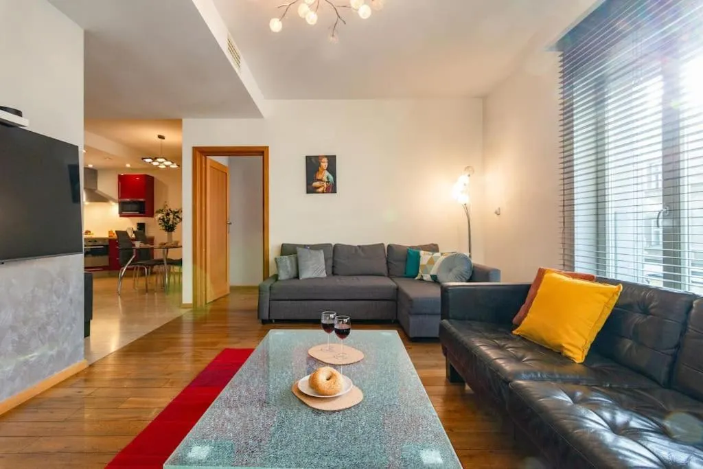 Image 4 of Haven, 2-bedroom apartment w/underground parking!