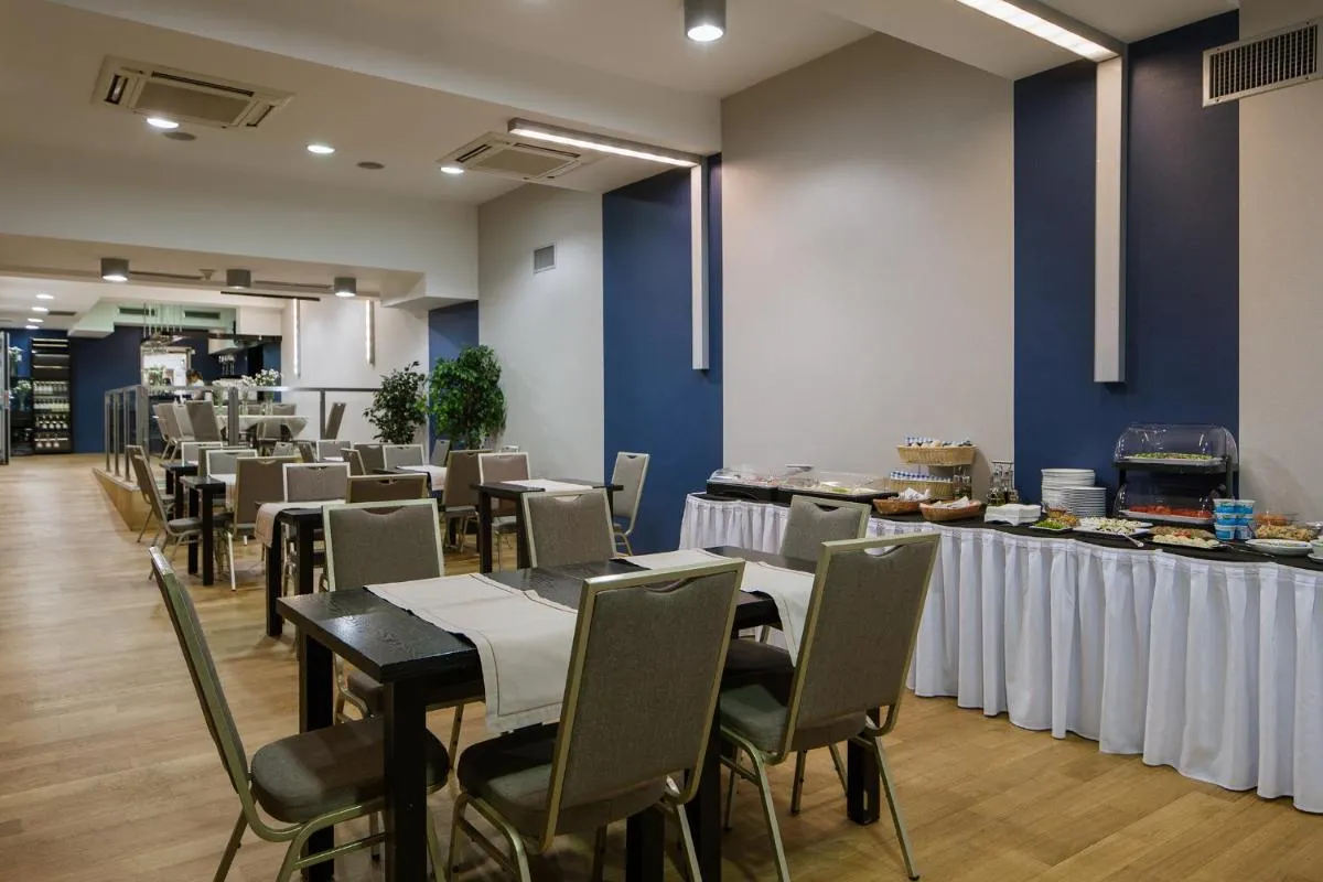 Image 3 of Hotel Centrum Business