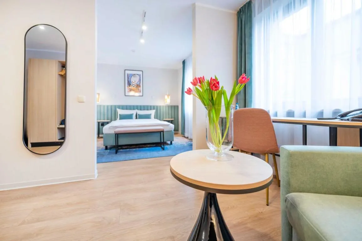 Image of Hotel H12****