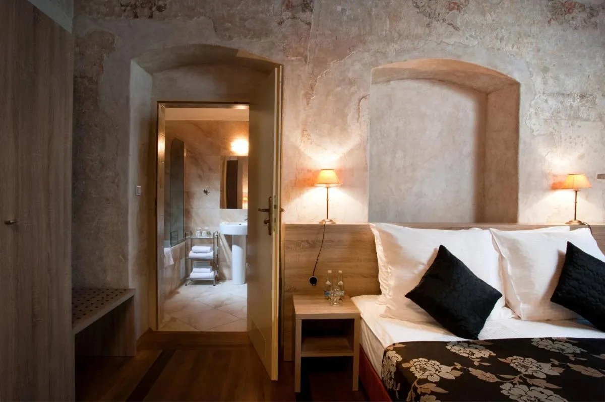 Image 2 of Hotel Santi