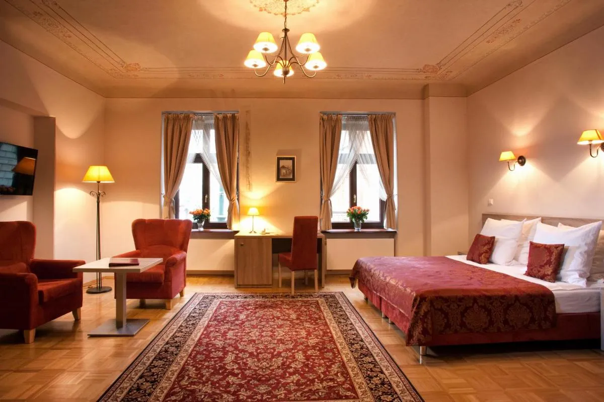 Image 4 of Hotel Santi