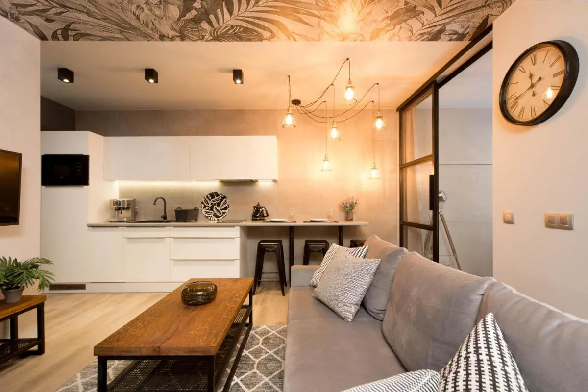 Image 3 of Jacuzzi Apartments