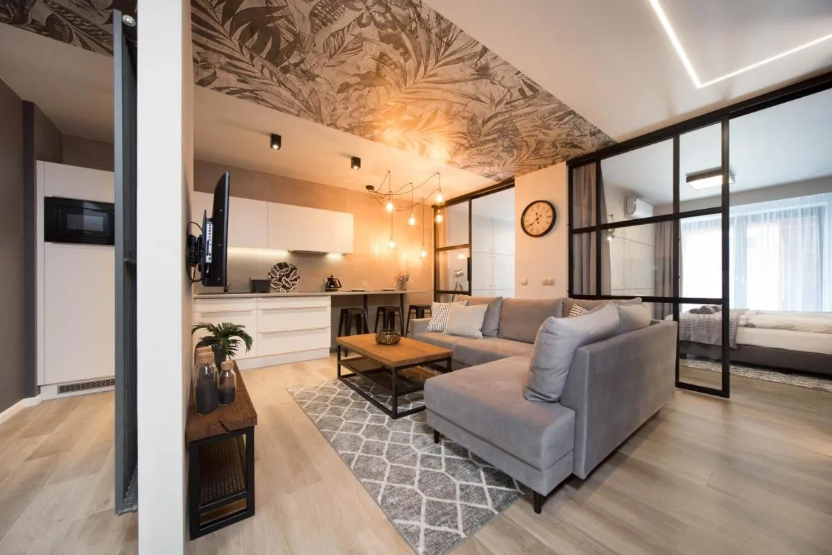 Image 4 of Jacuzzi Apartments