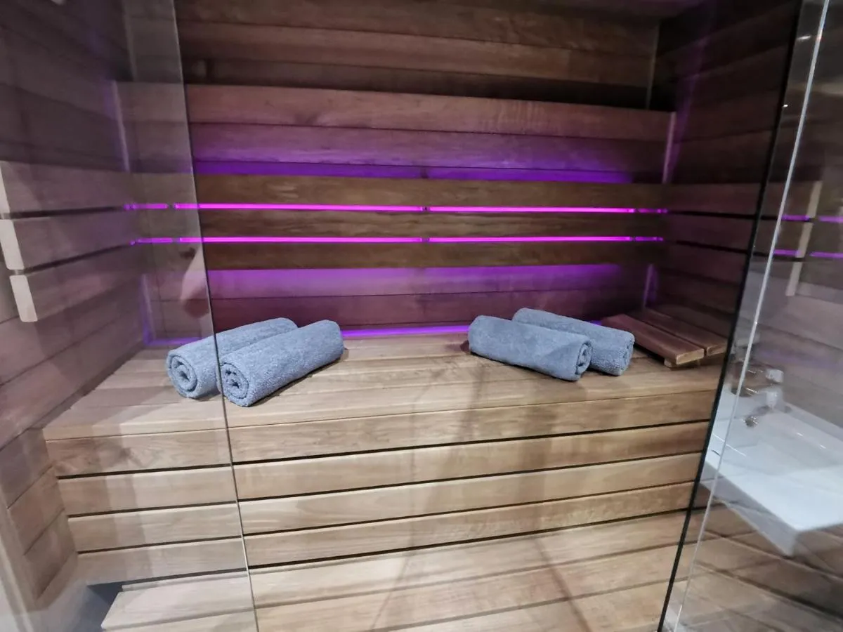 Image 2 of Jacuzzi Apartments