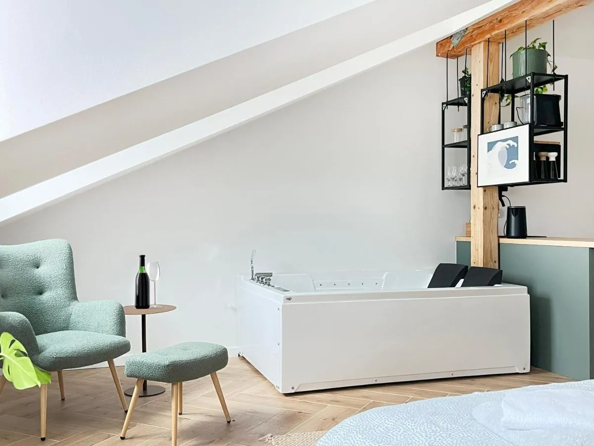 Image 3 of Jacuzzi Premium with Air conditioning, Main Square