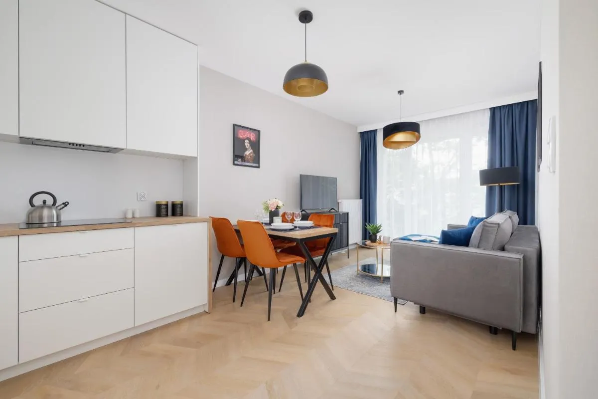 Image 3 of Klimatyzowany Apartament w Centrum Krakowa z Parkingiem i Biurkiem by Renters Prestige