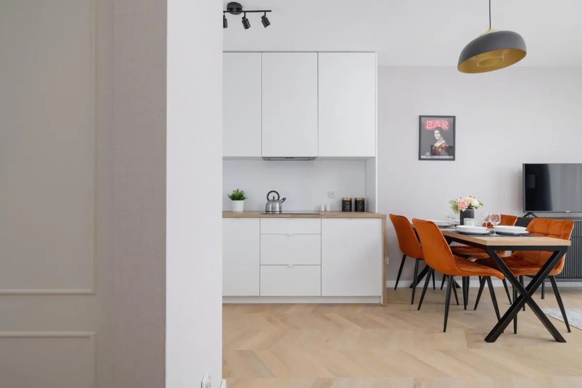 Image 6 of Klimatyzowany Apartament w Centrum Krakowa z Parkingiem i Biurkiem by Renters Prestige