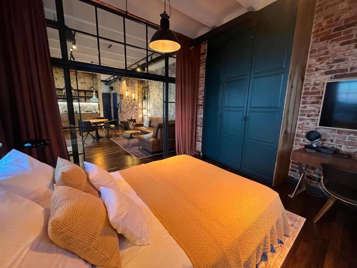 Image 4 of Loft21