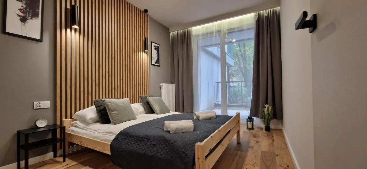 Image 1 of Luxury Modern Apartment CityBeat#11