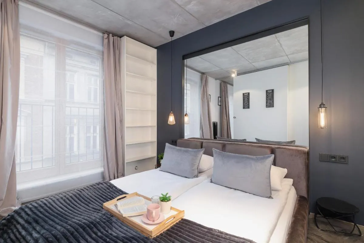 Image 1 of Modern and Elegant Apartment with Bathub in Cracow Center by Noclegi Renters