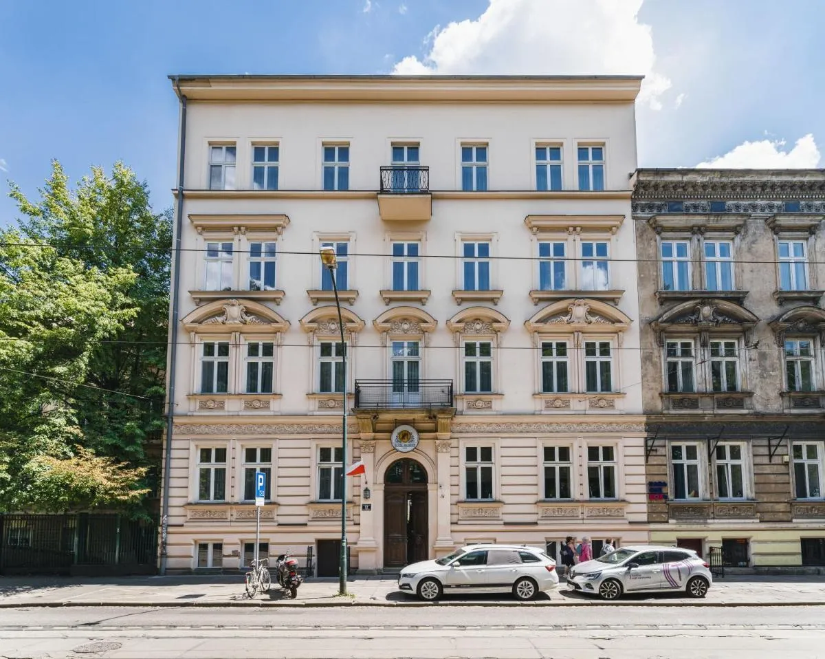 Image 5 of Old Town Luxe Retreat – King Bed – Steps to Main Square