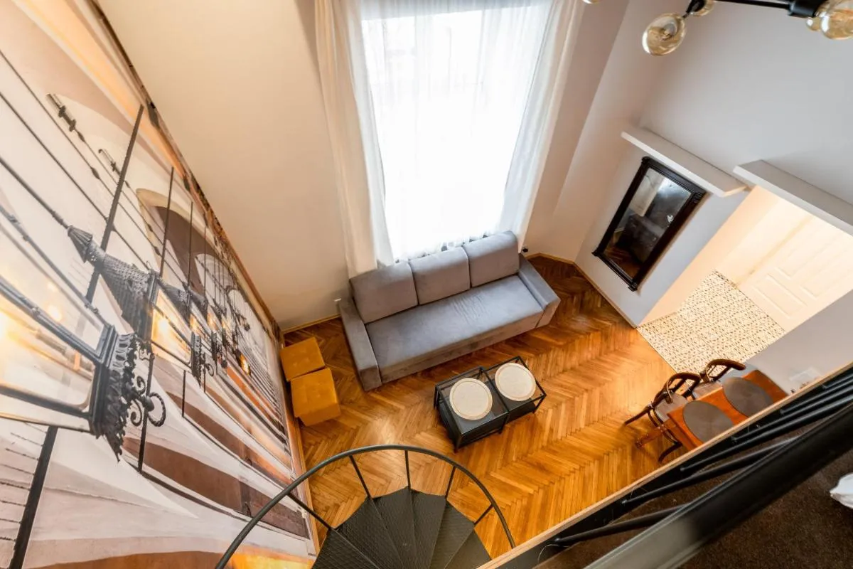 Image 4 of Old Town Modern Studio with Mezzanine