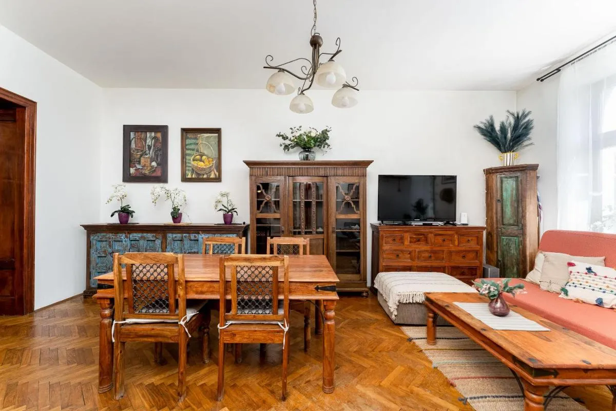Image 4 of Old Town Retro Apartment