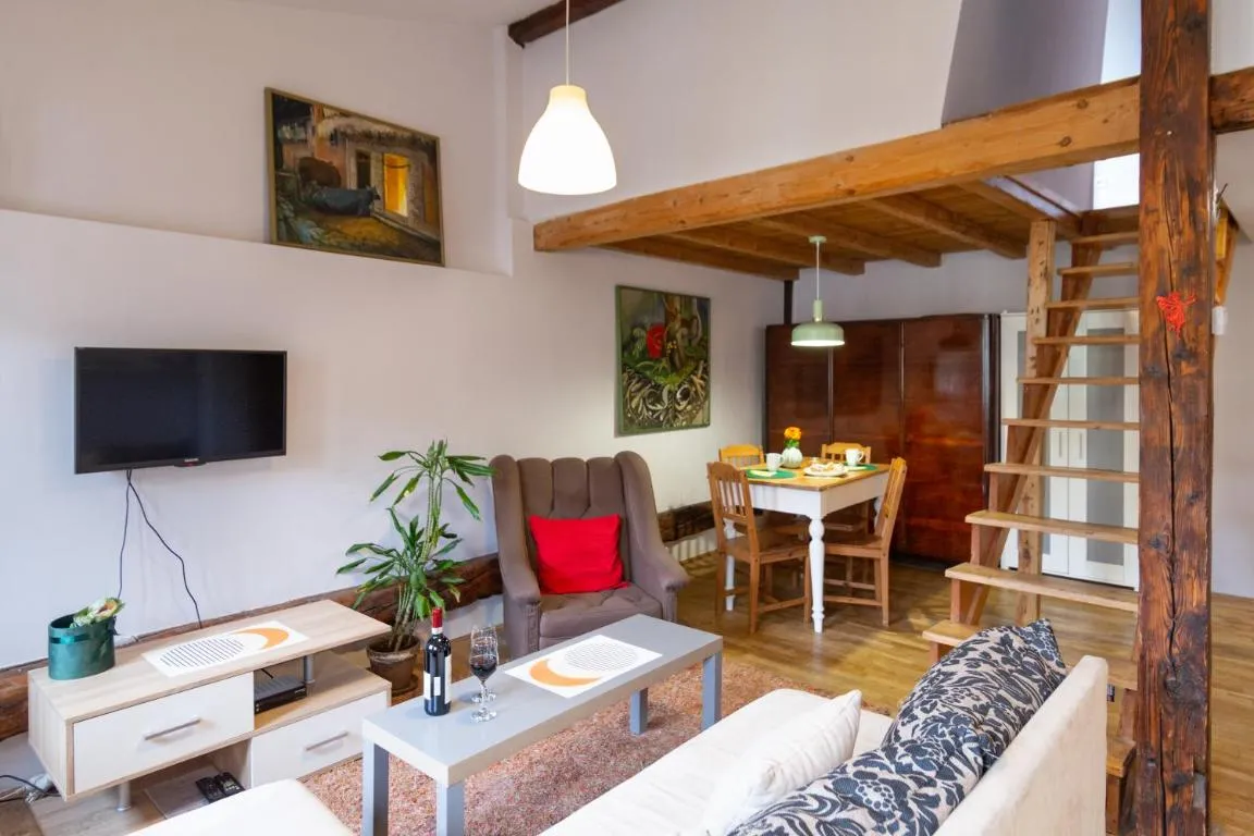 Image of Sky’s the limit! Spacey loft