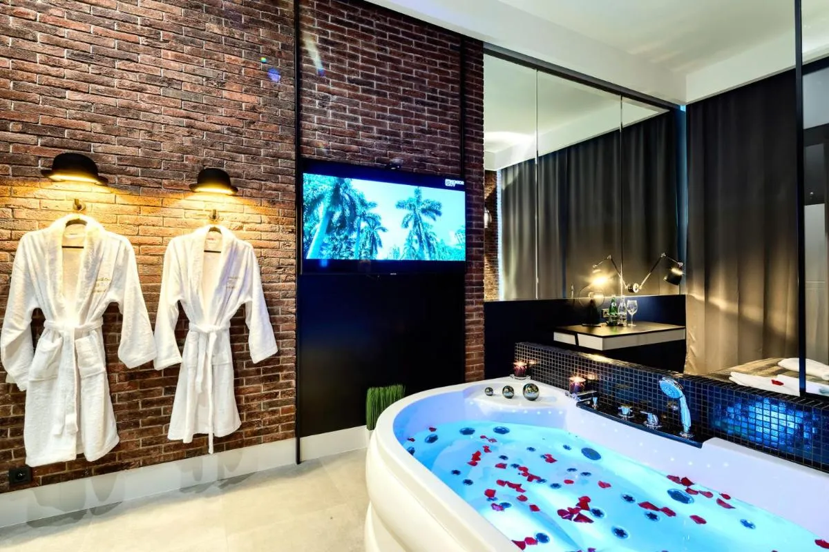 Image 2 of Starowiślna VIP Apartamenty JACUZZI