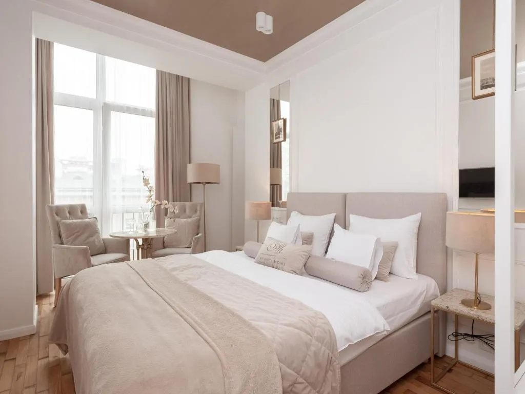 Image of AVANTI Home