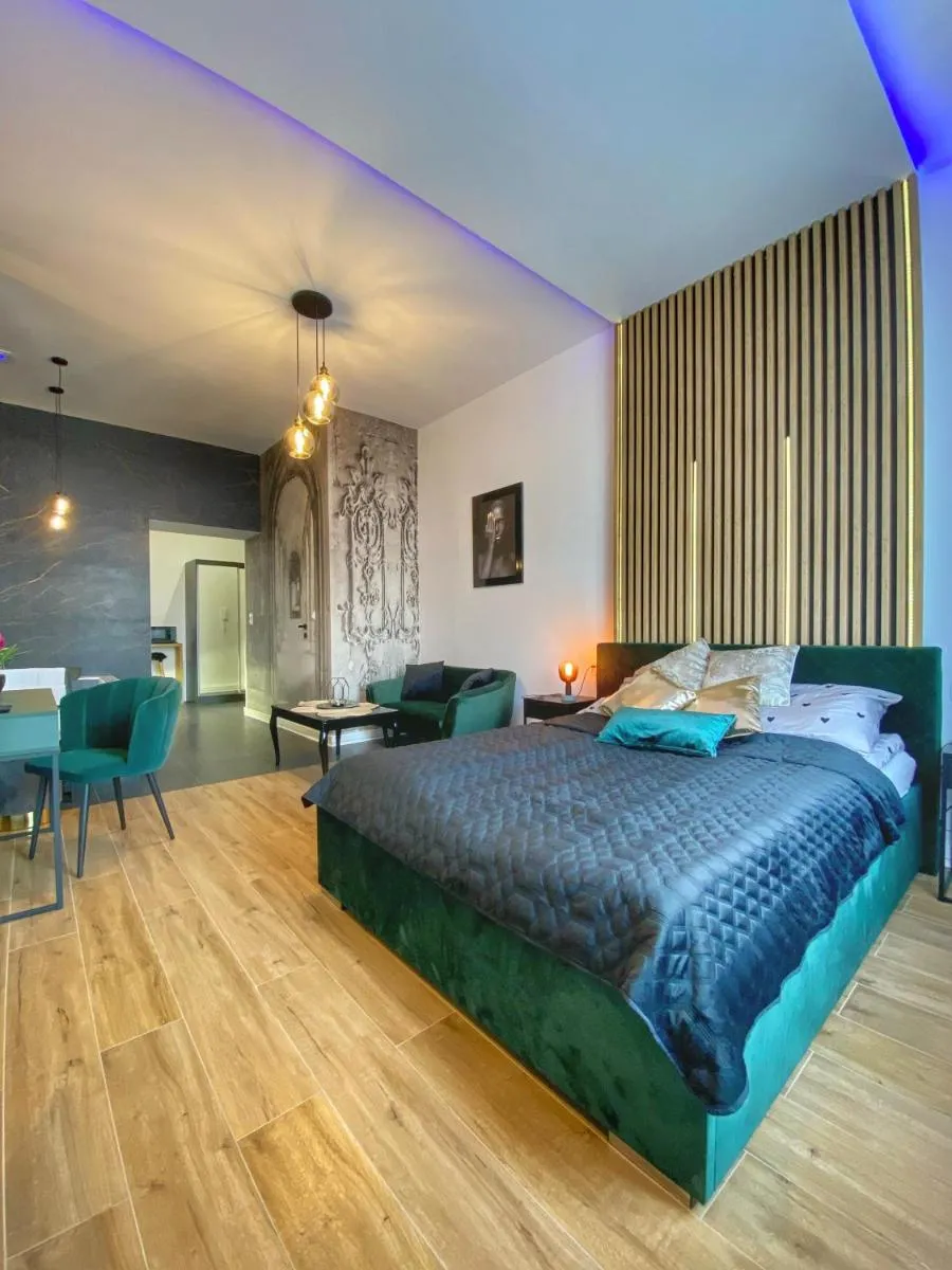 Image 4 of Apartament czarny z jacuzzi