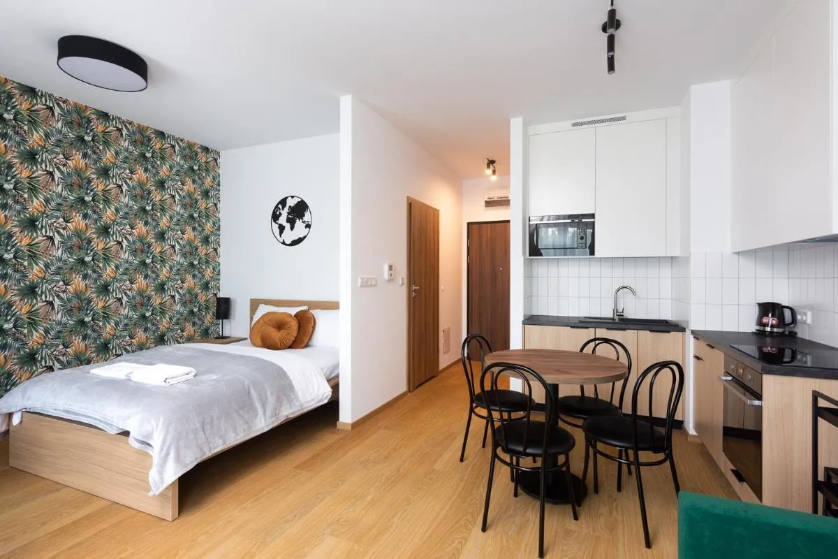 Image 3 of Apartments nearto Main Railway Station