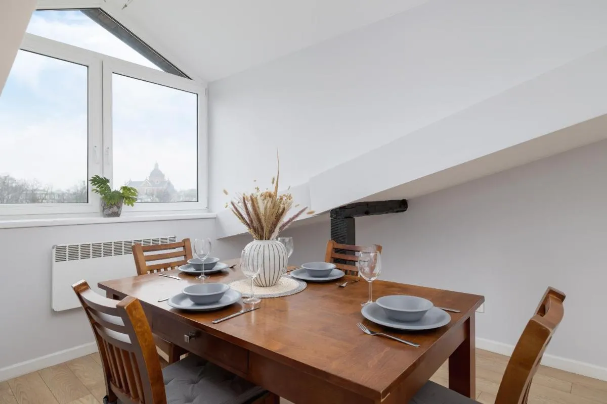 Image 2 of Apartment with 2 Bedrooms and Desks in the Center of Cracow by Noclegi Renters