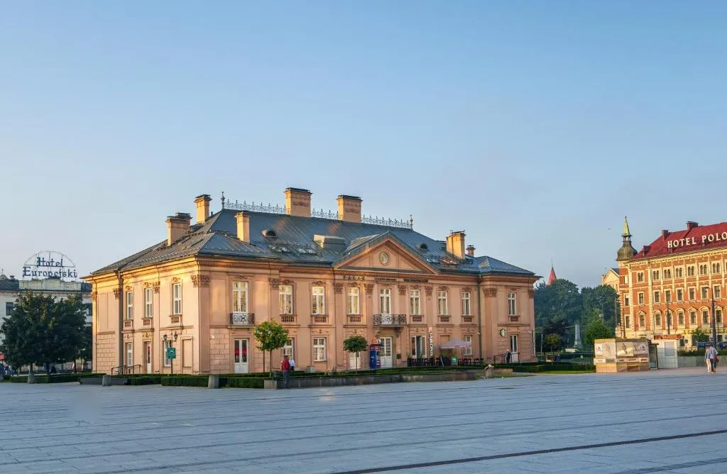 Image of Central Palace – LoftAffair Collection