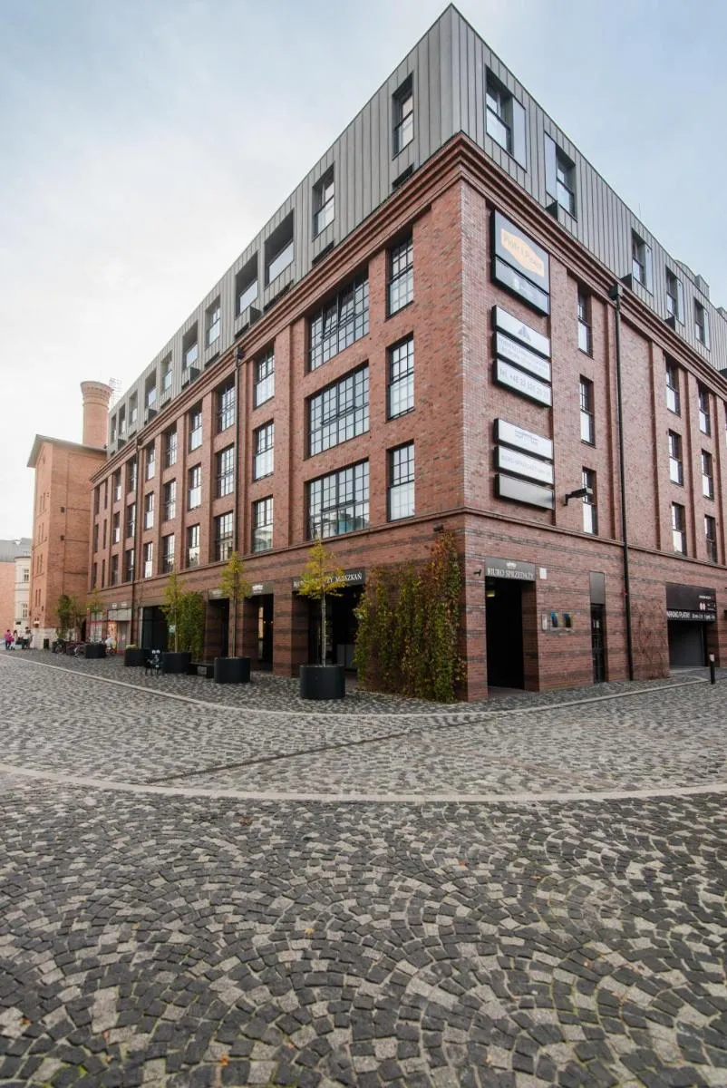 Image 3 of City Lights Apartments