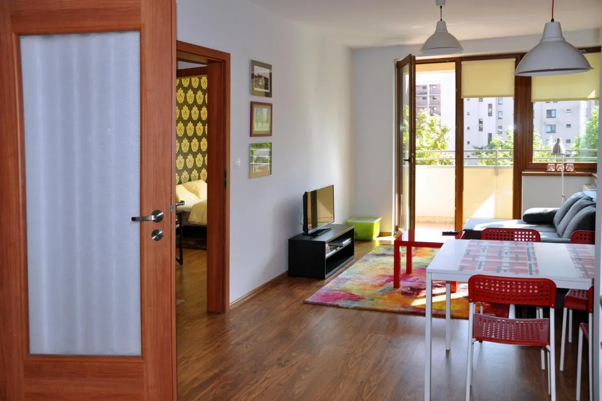 Image 4 of Color Apartment