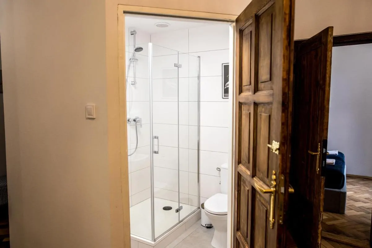 Image 2 of CracWoW K8 No.1 Apartment