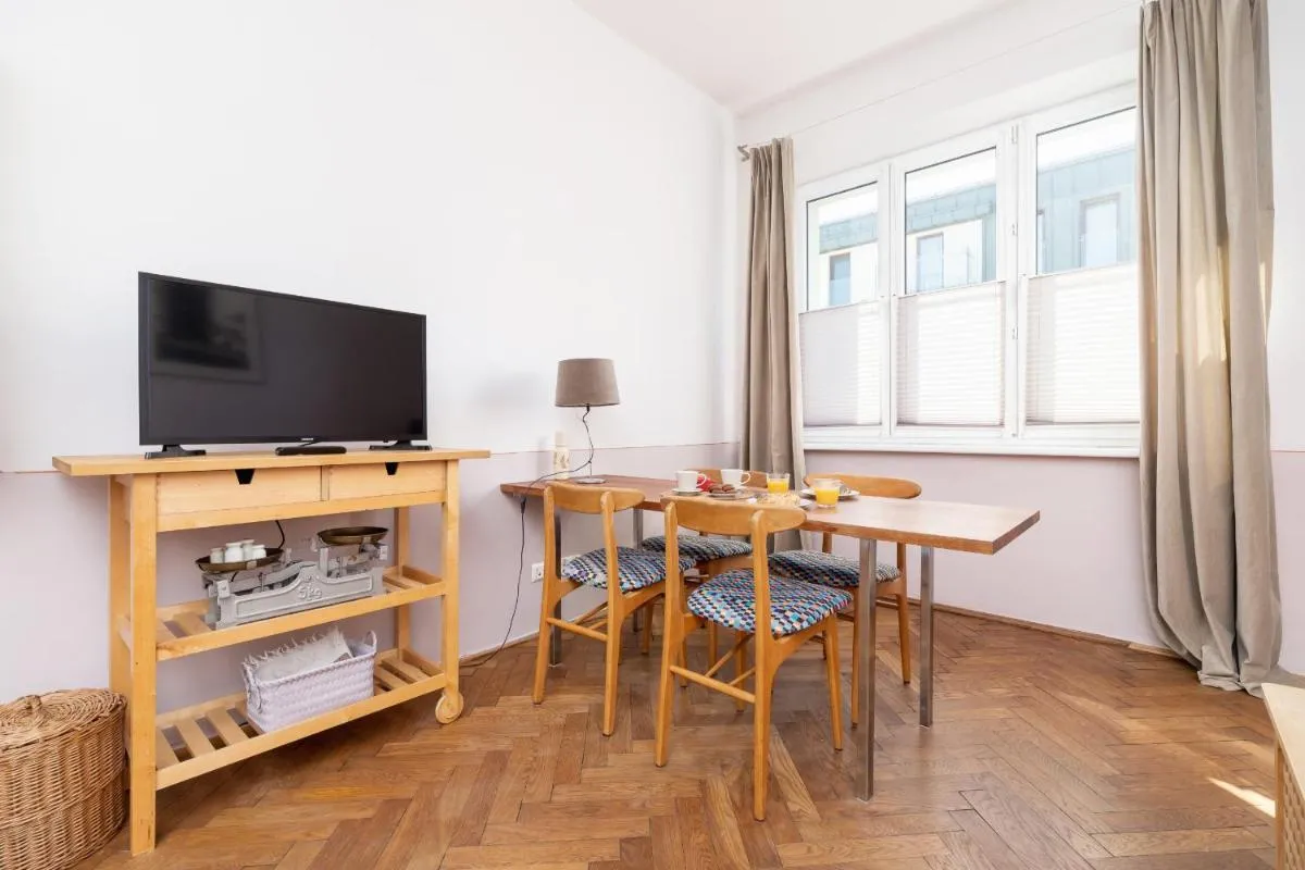 Image 3 of Cracow Kazimierz Retro Apartment Skawińska by Noclegi Renters