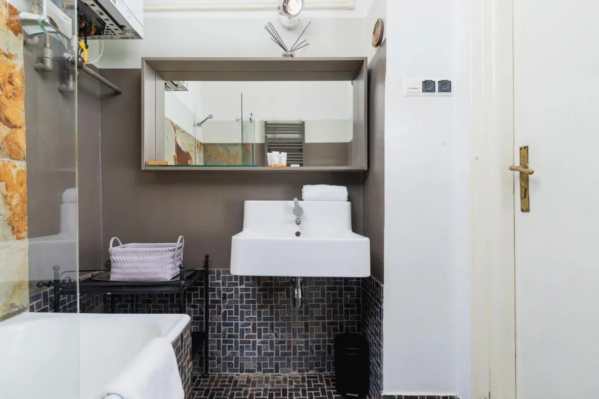 Image 5 of Cracow Kazimierz Retro Apartment Skawińska by Noclegi Renters