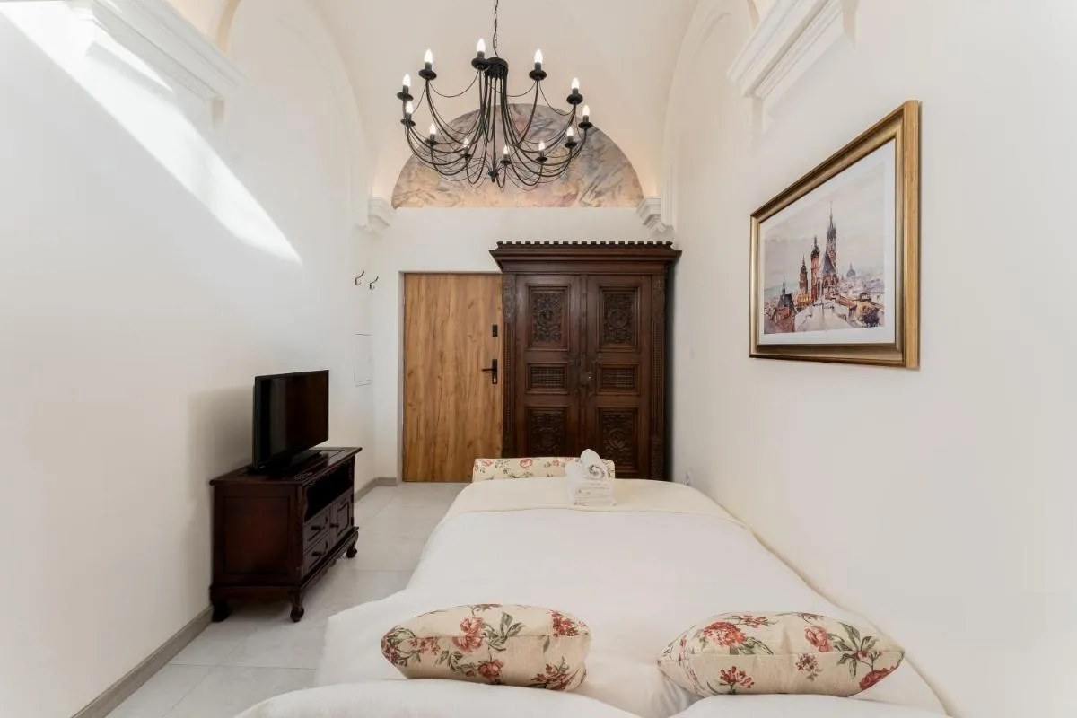 Image 6 of Cracow Royal Charm Studio