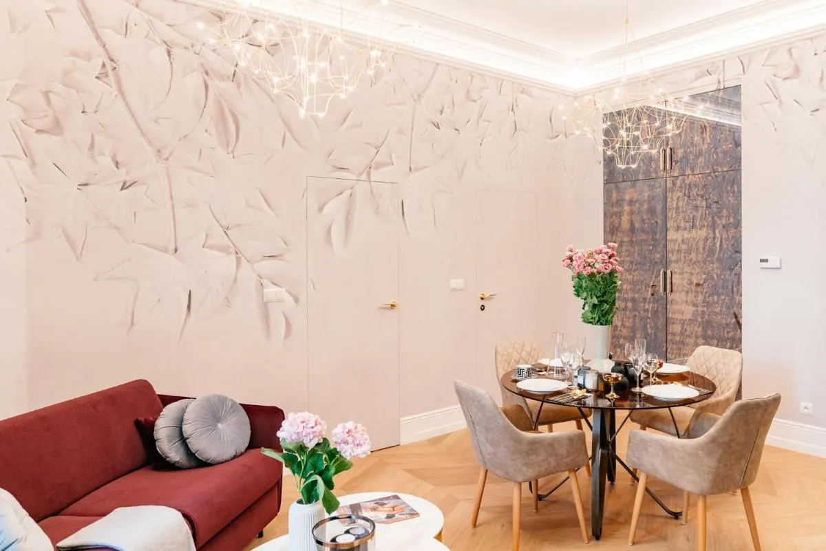 Image 3 of Dandelion Apartment – LoftAffair