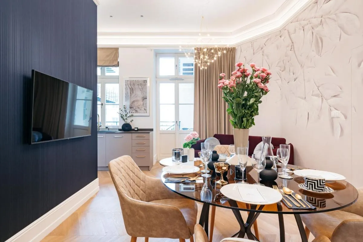 Image 4 of Dandelion Apartment – LoftAffair