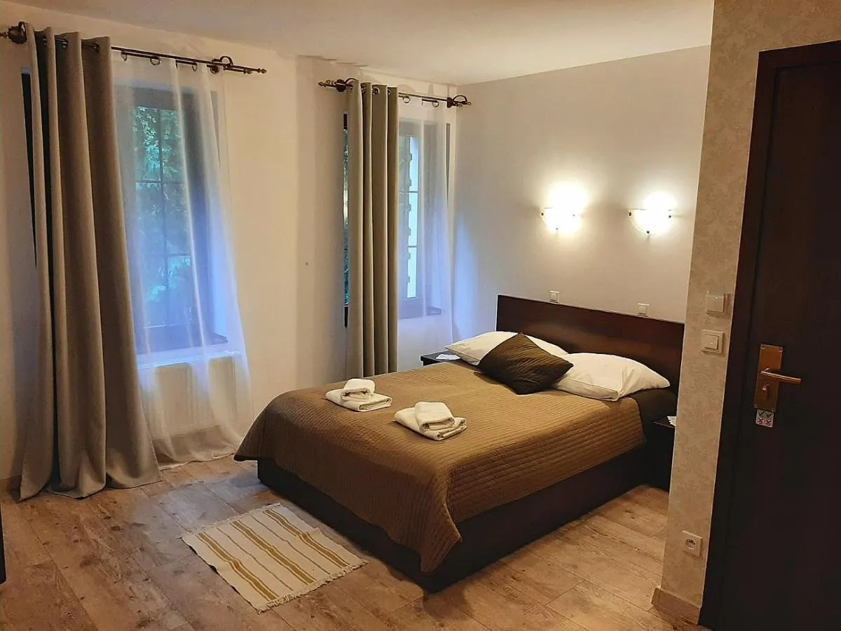 Image 1 of Dworek Złoty Róg Hotel i Restauracja