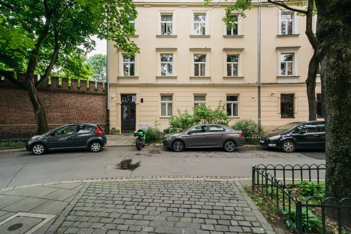 Image 3 of Eile Apartment – LoftAffair