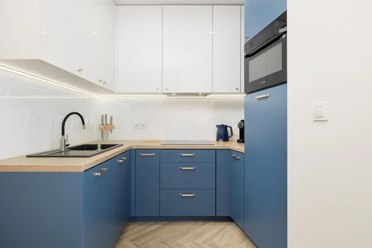Image 2 of Elegant Studio Szpakowa 10 with 2 Parking Spaces & Terrace by Noclegi Renters