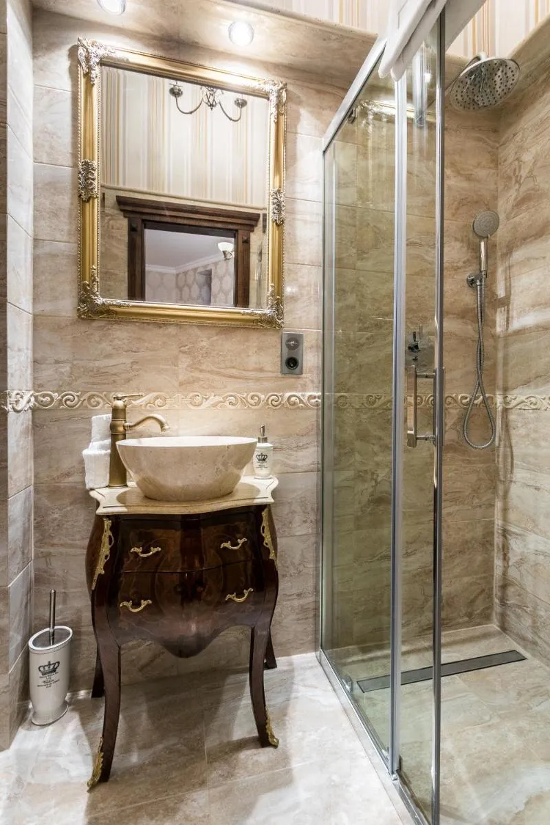 Image 3 of Exclusive Royal Apartments