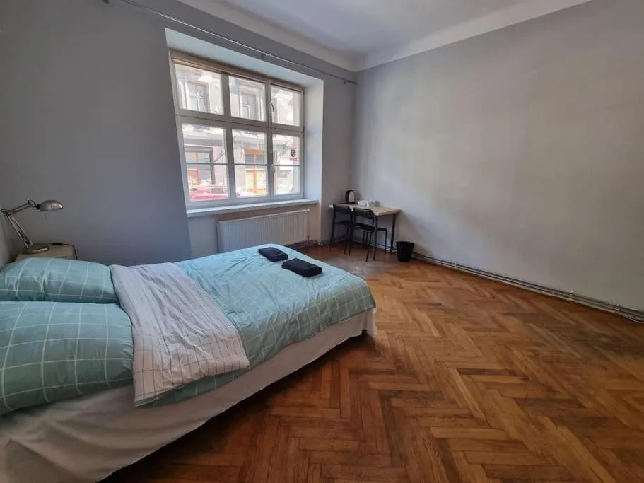 Image 4 of Fantastic KRK – KR6 Room F
