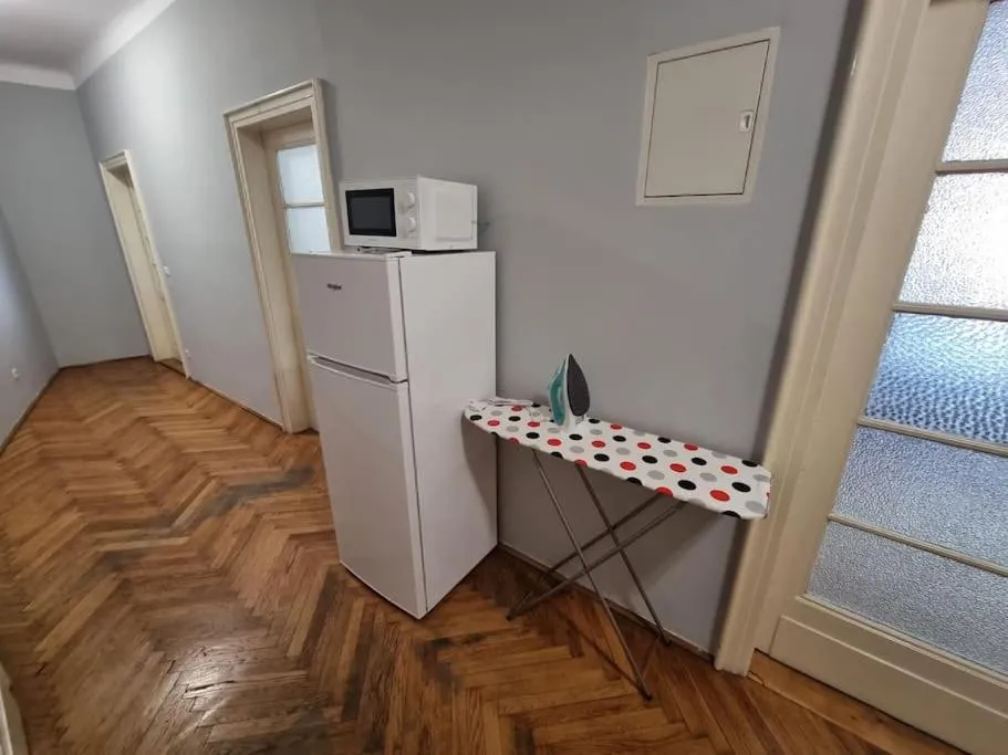 Image 6 of Fantastic KRK – KR6 Room F