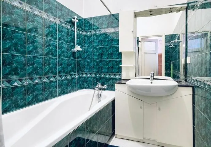 Image 2 of Fine Art Luxury Apartment 110 m2 , 3 min walk to Main Square